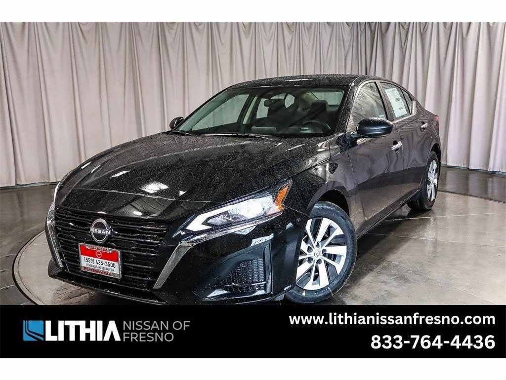 2025 Nissan Altima S's photo