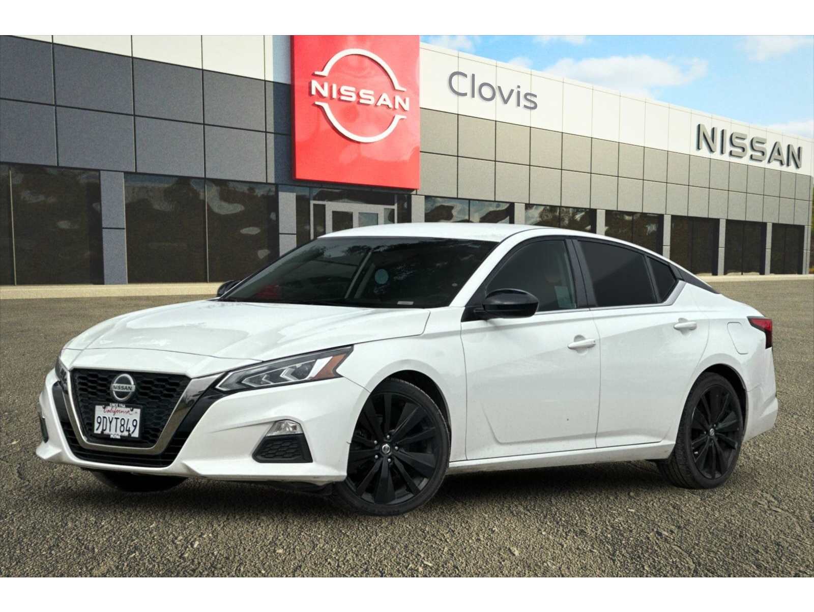 2019 Nissan Altima SR's photo