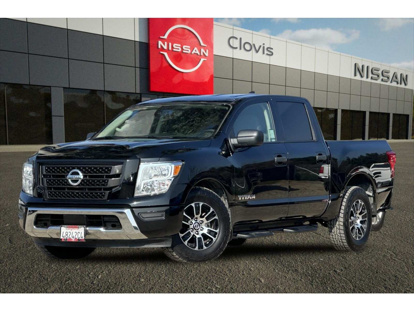 2022 Nissan Titan SV