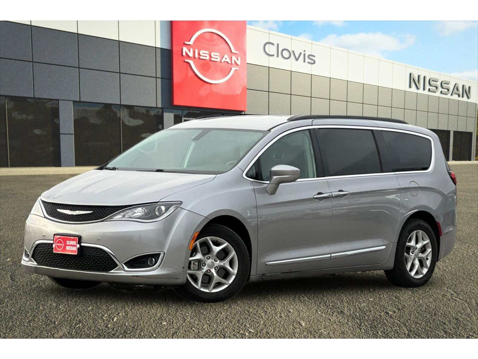 2017 Chrysler Pacifica Touring-L