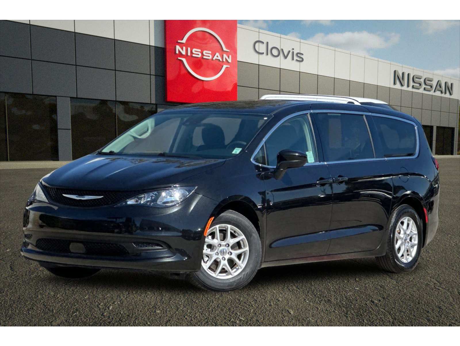 2023 Chrysler Voyager