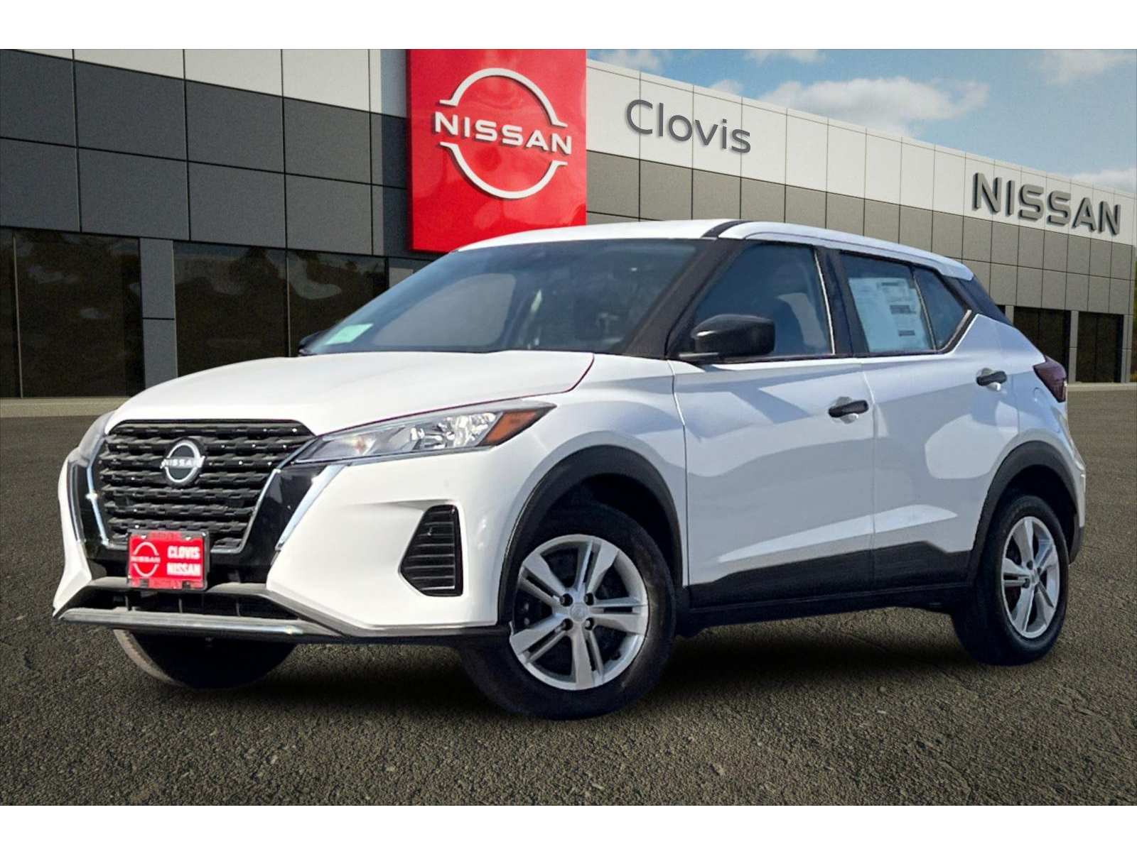 2025 Nissan KICKS PLAY Base's photo