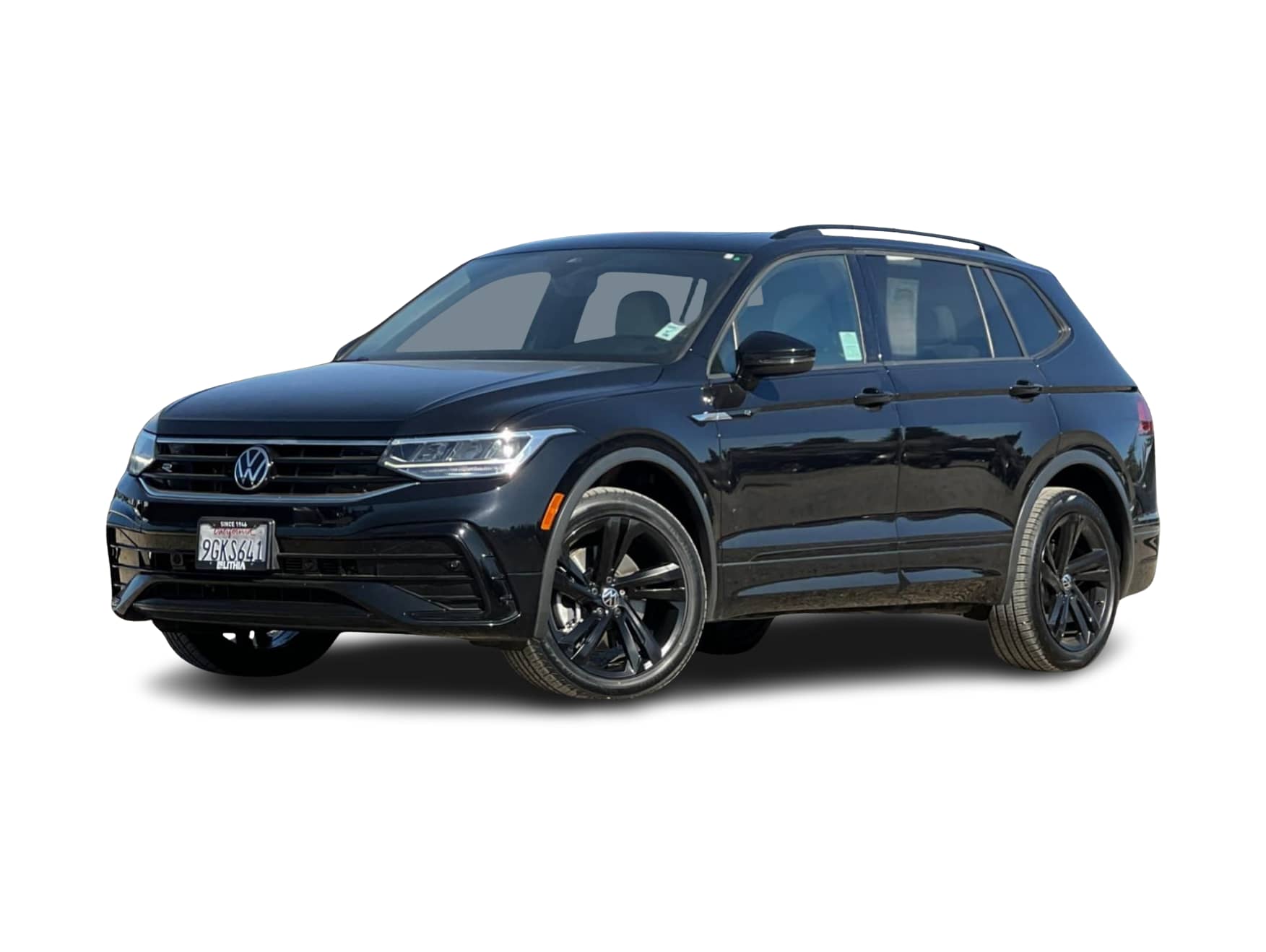 Thumbnail: 2023 Volkswagen Tiguan - 1