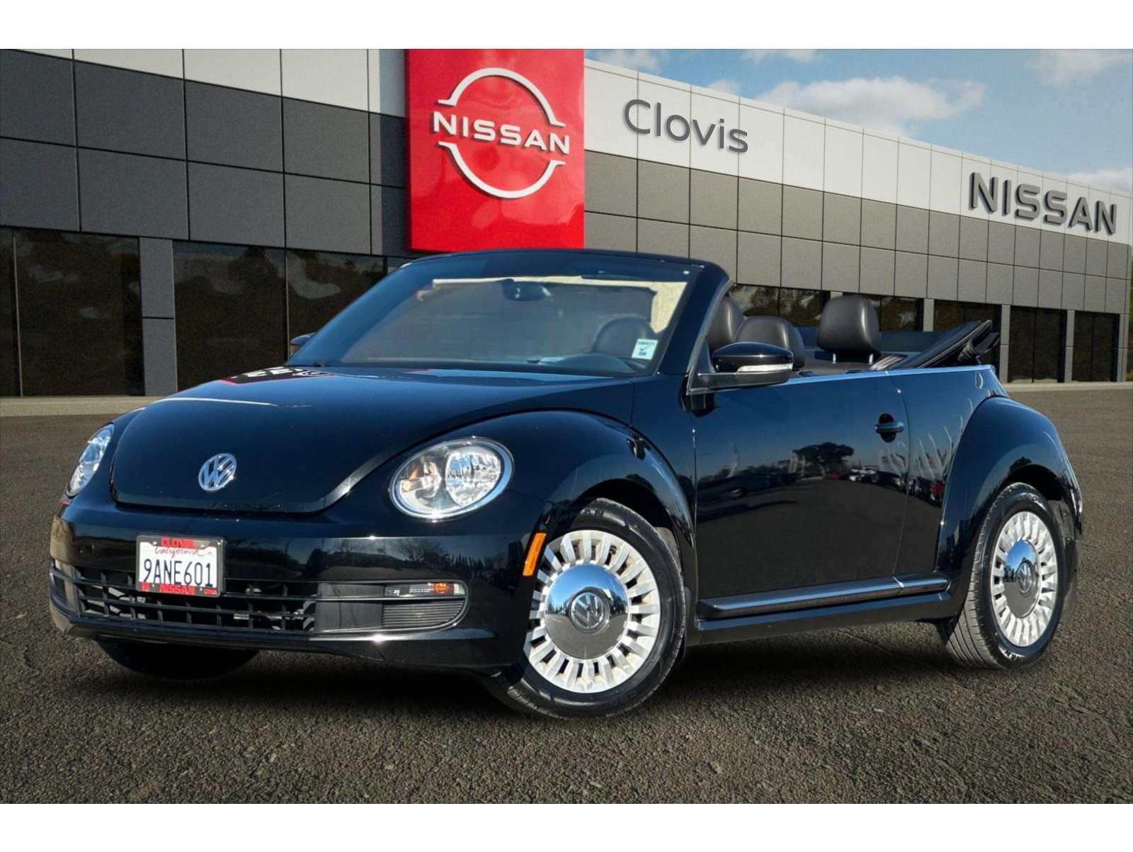 2014 Volkswagen Beetle Base's photo