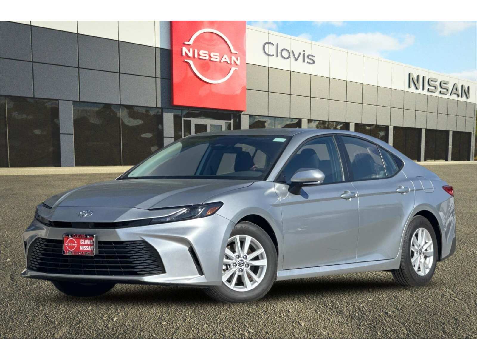 2025 Toyota Camry LE's photo