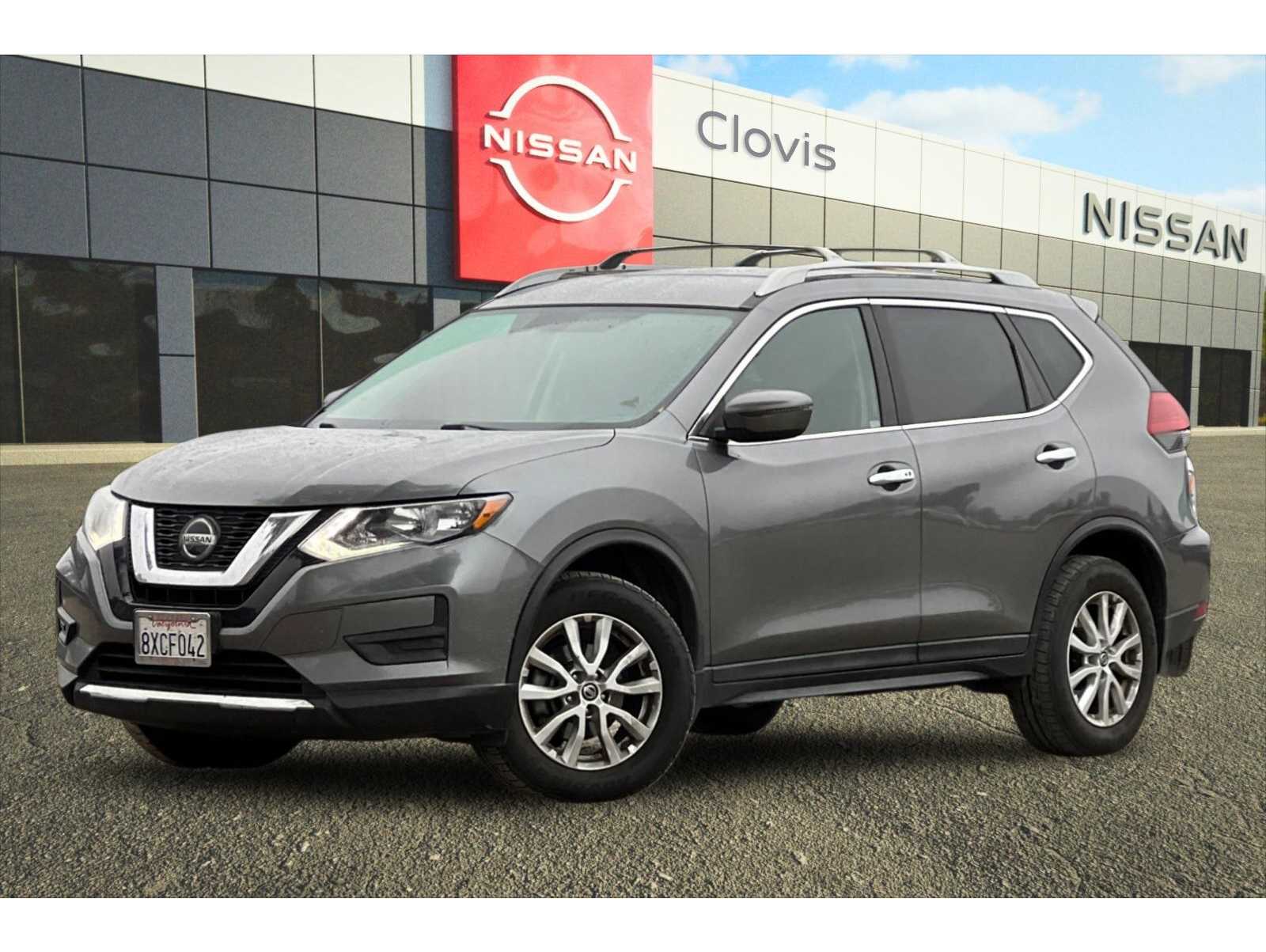 2020 Nissan Rogue SV's photo