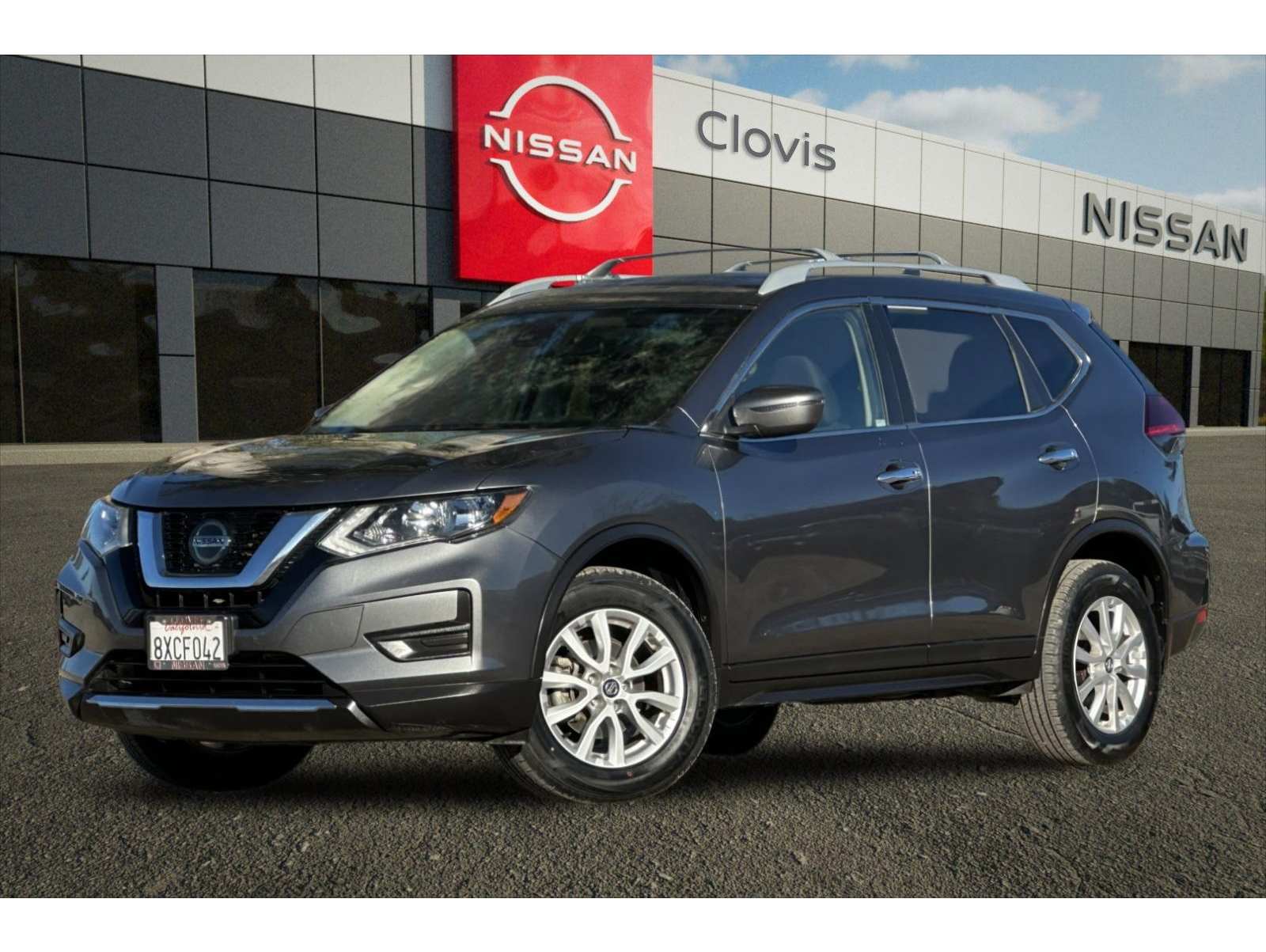 2020 Nissan Rogue SV's photo