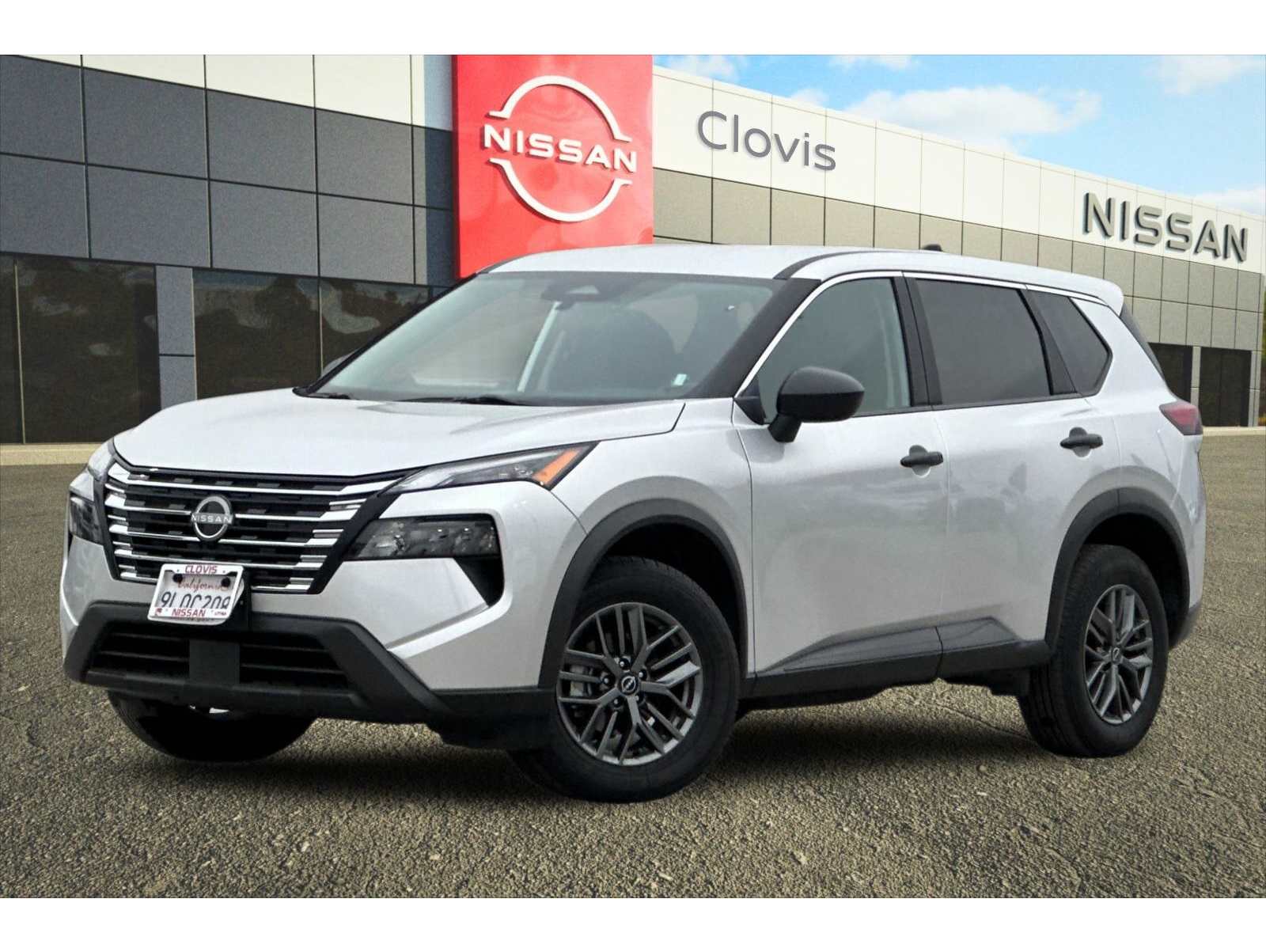 2024 Nissan Rogue S's photo