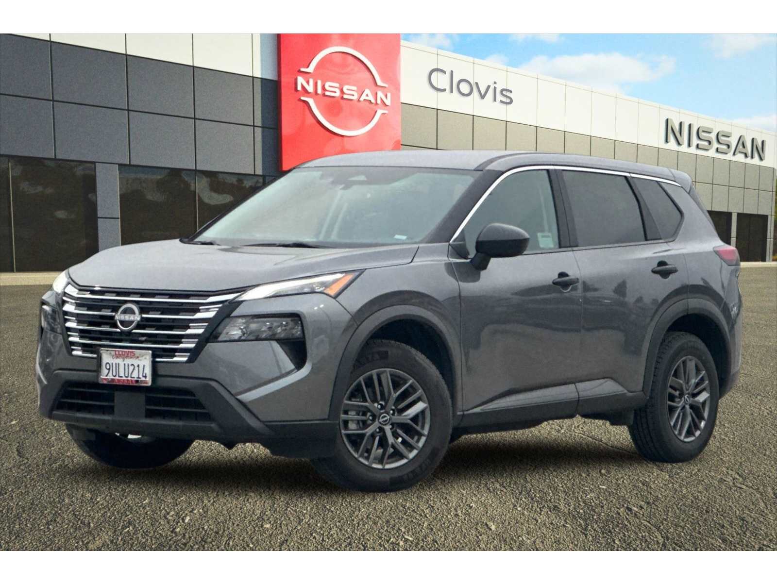 2024 Nissan Rogue S's photo