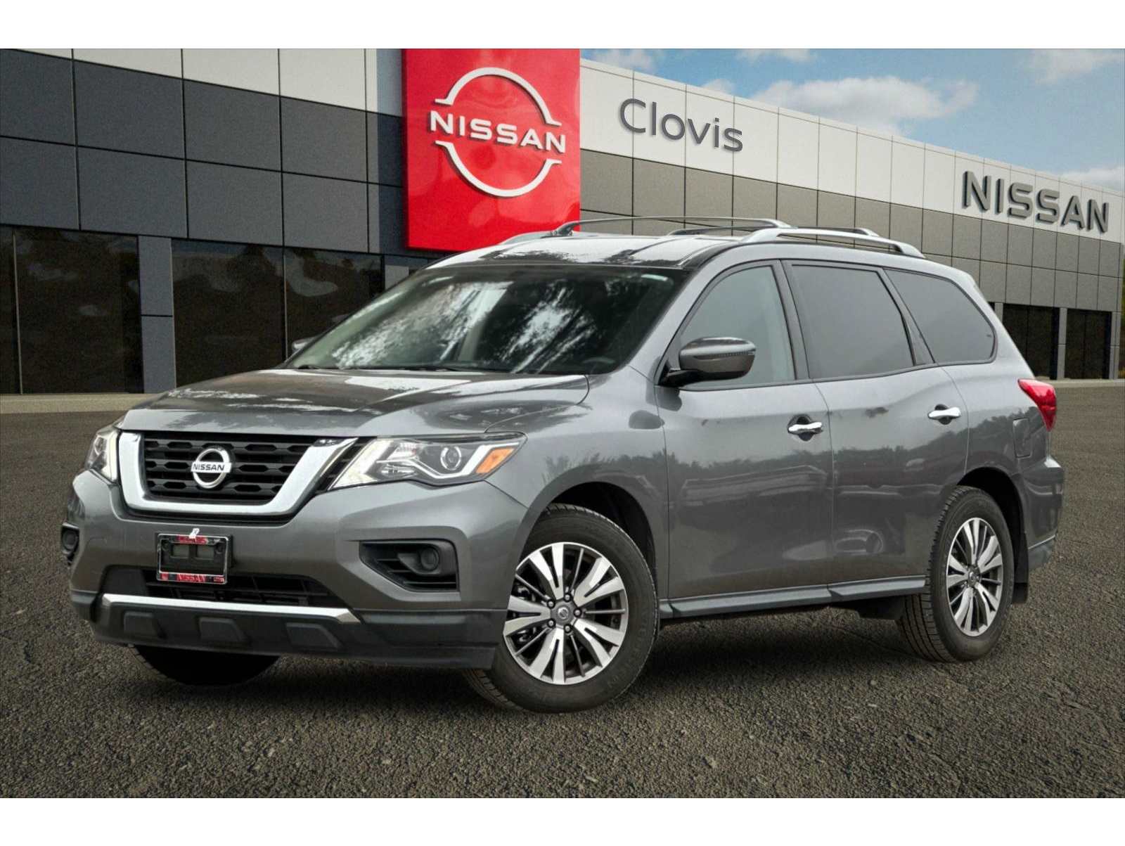 2020 Nissan Pathfinder S's photo