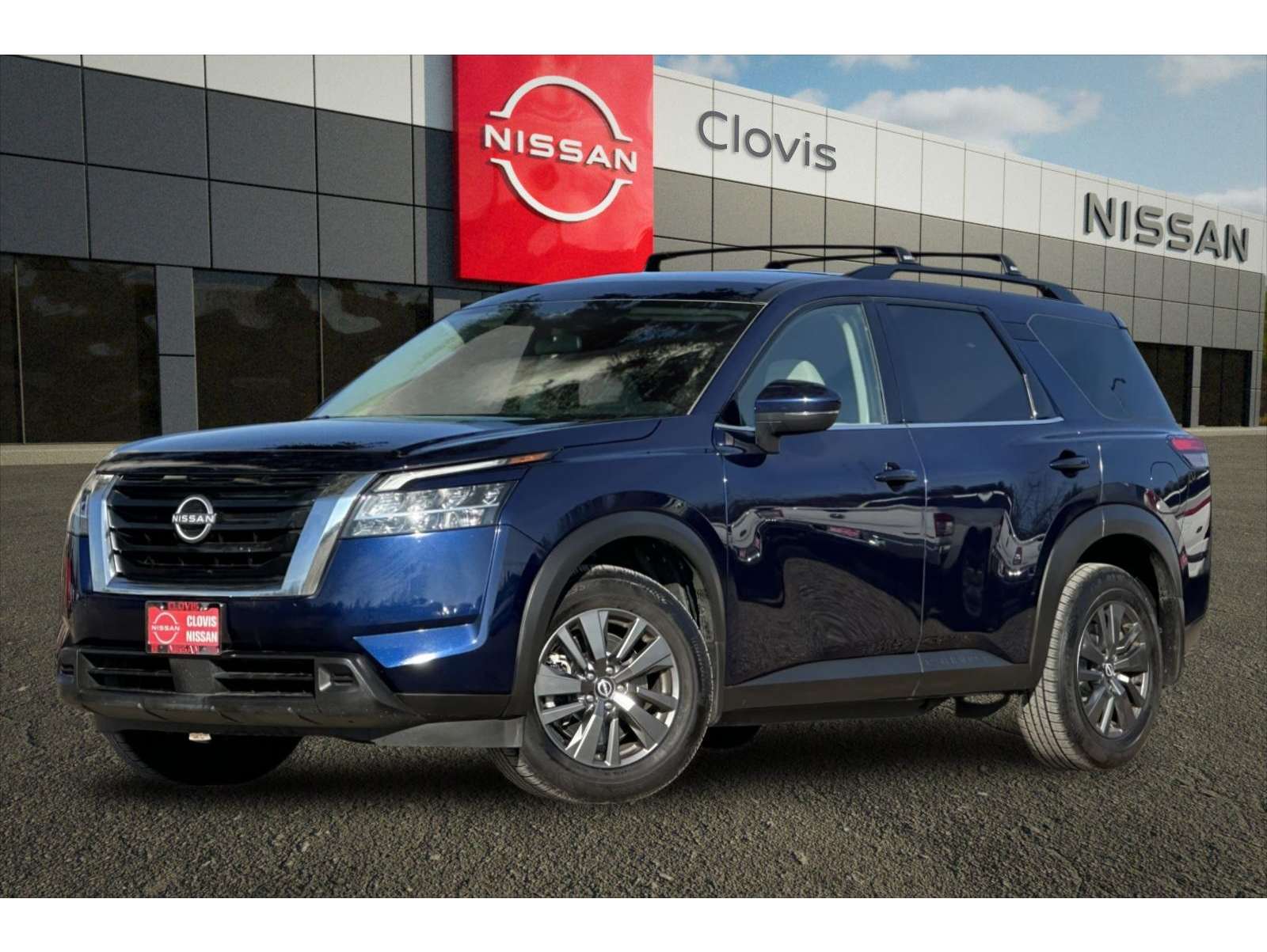 2022 Nissan Pathfinder SV