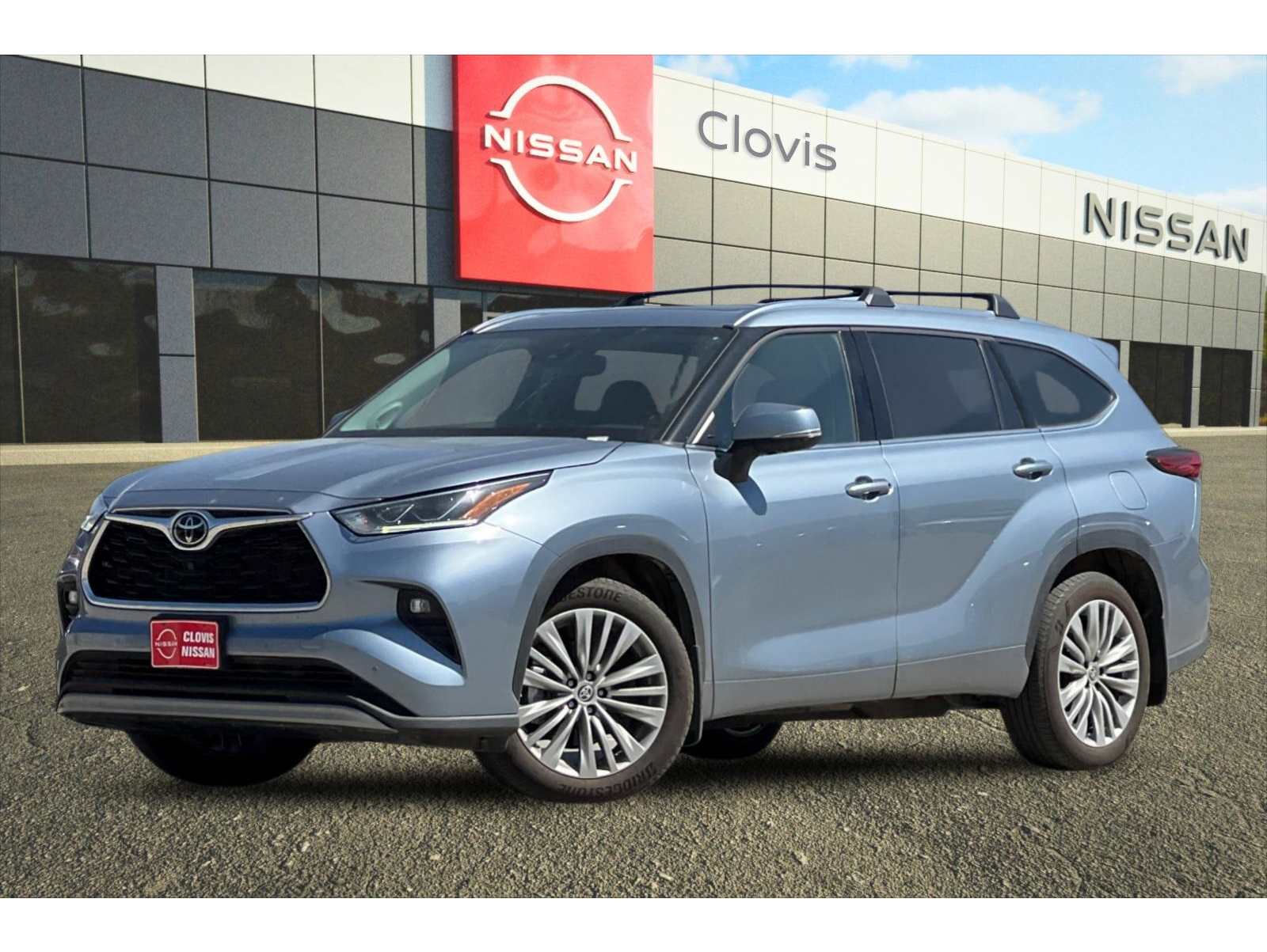 2022 Toyota Highlander Platinum's photo