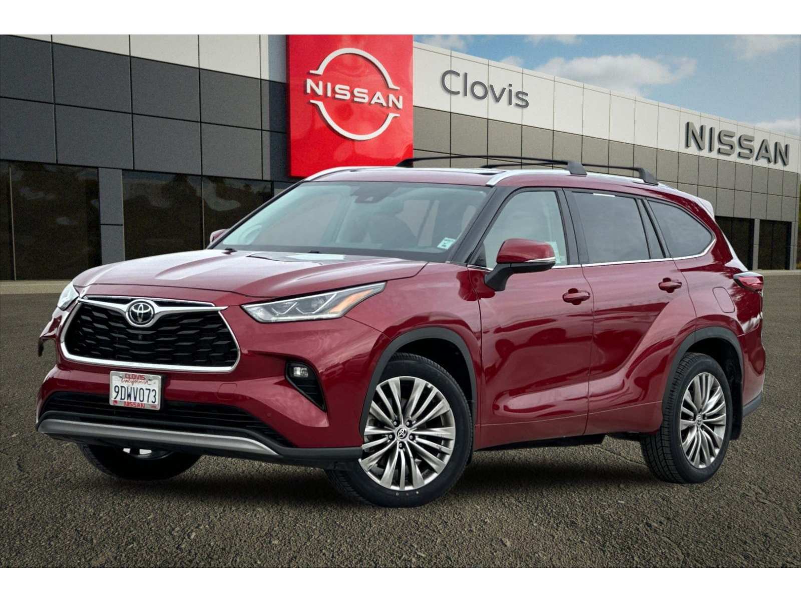 2022 Toyota Highlander Platinum's photo