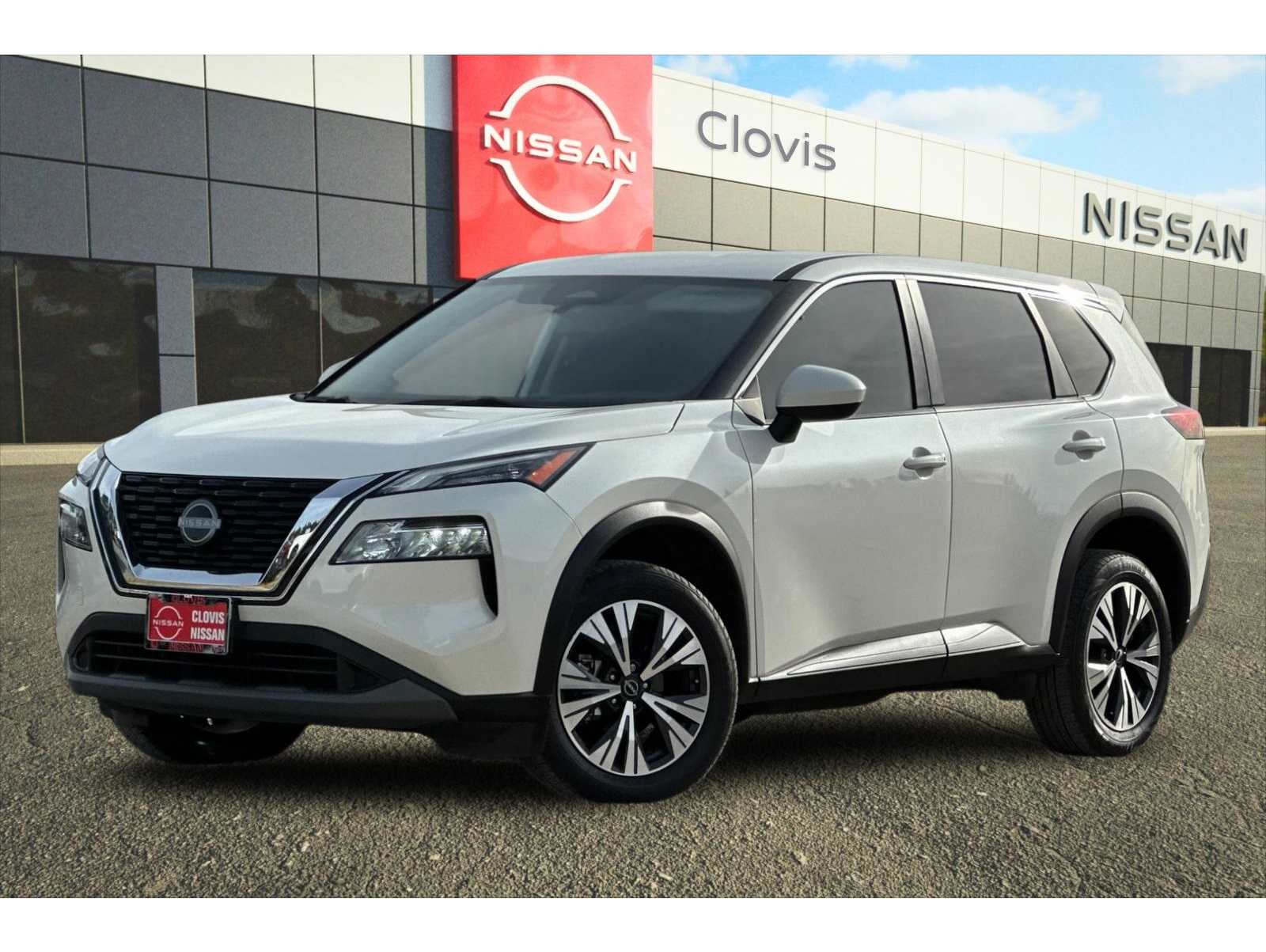 2023 Nissan Rogue SV's photo