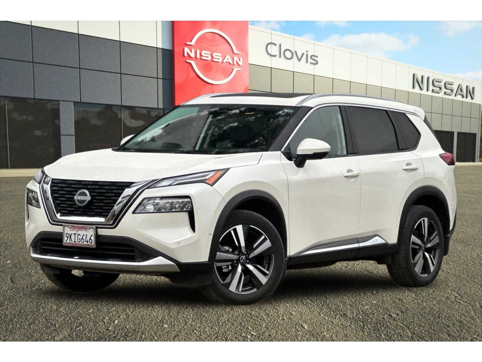 2023 Nissan Rogue Platinum's photo