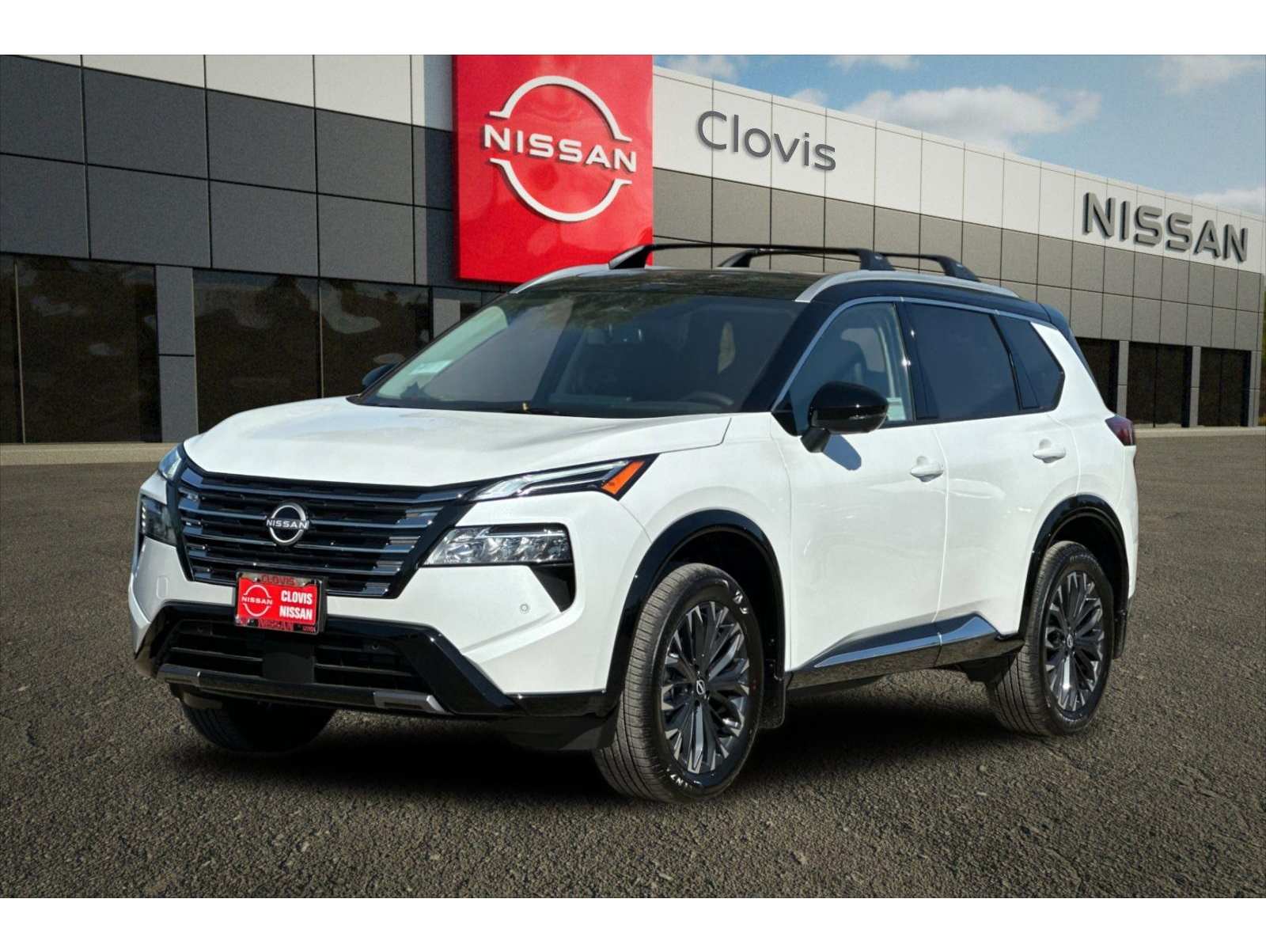 2026 Nissan Rogue Platinum's photo