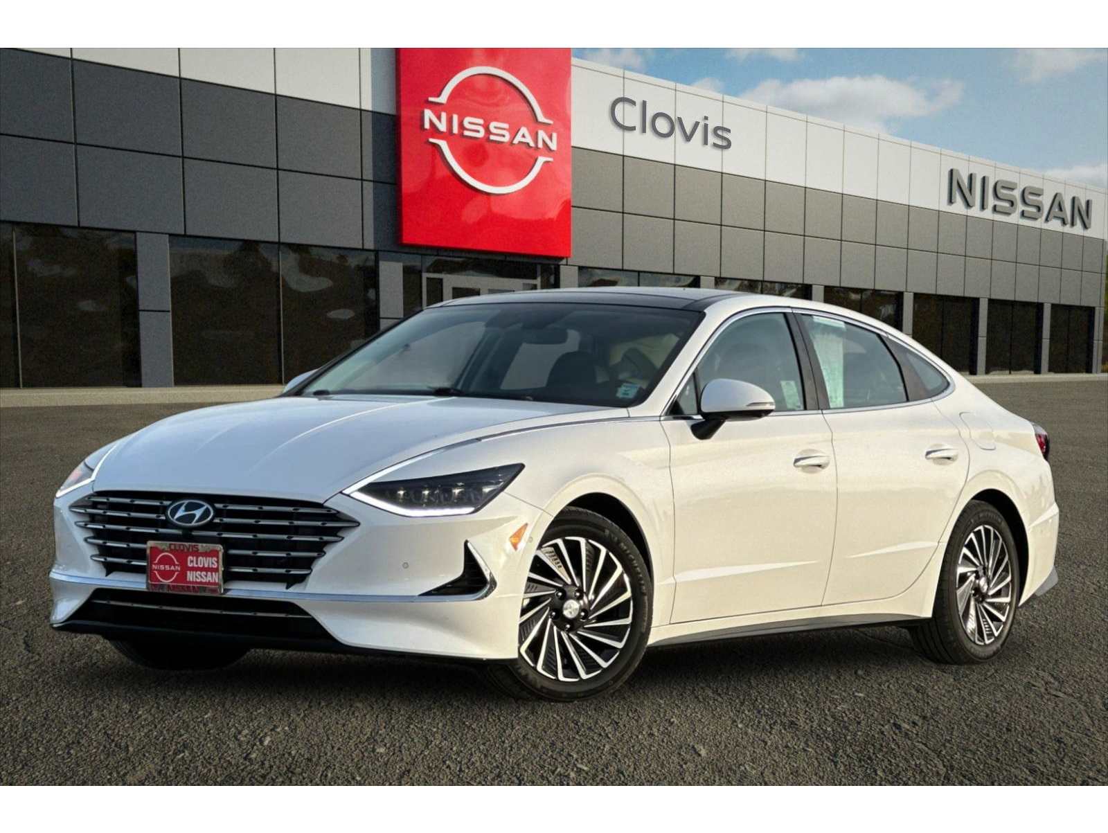 2023 Hyundai Sonata Hybrid Limited's photo
