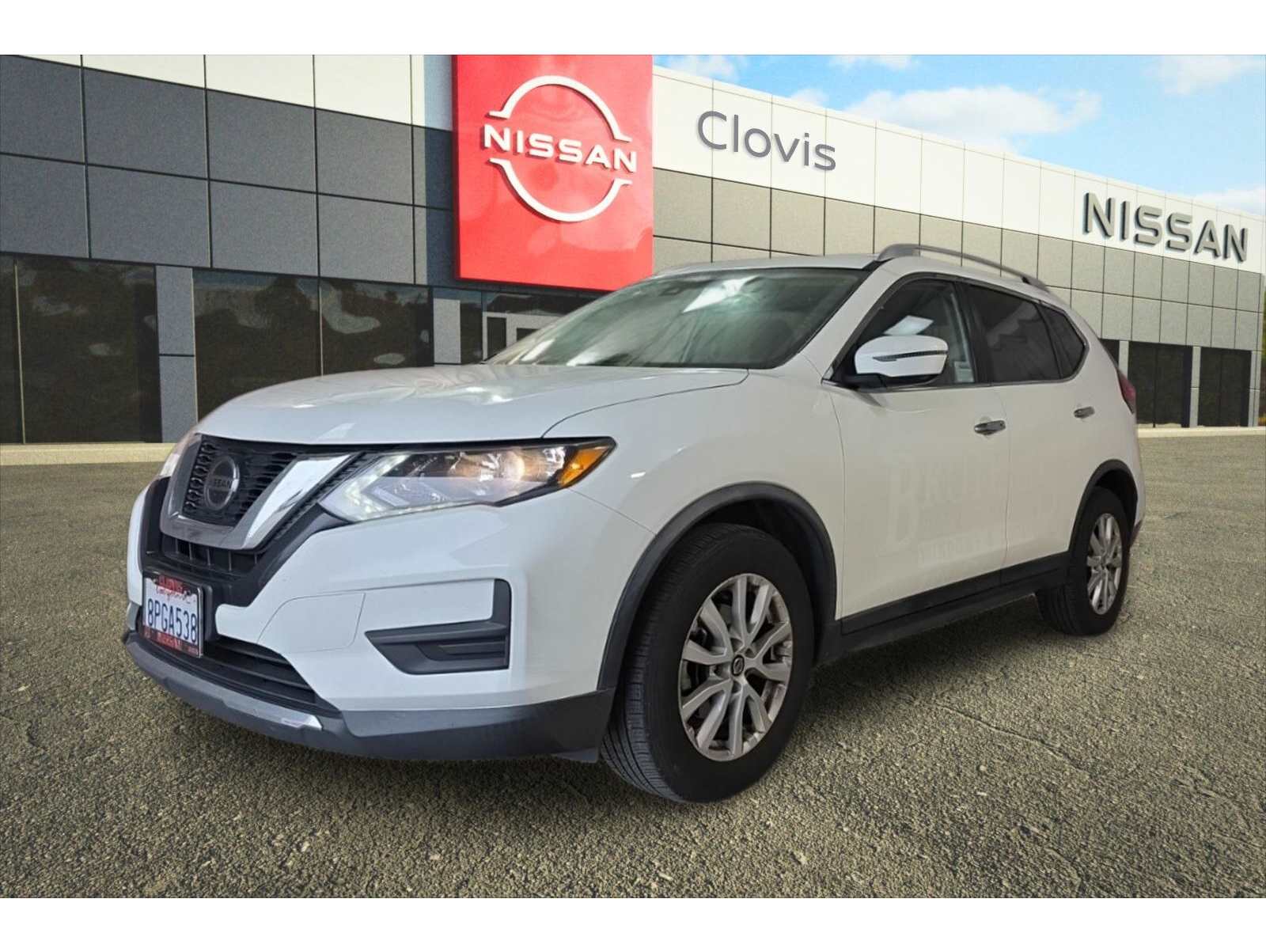2020 Nissan Rogue SV's photo