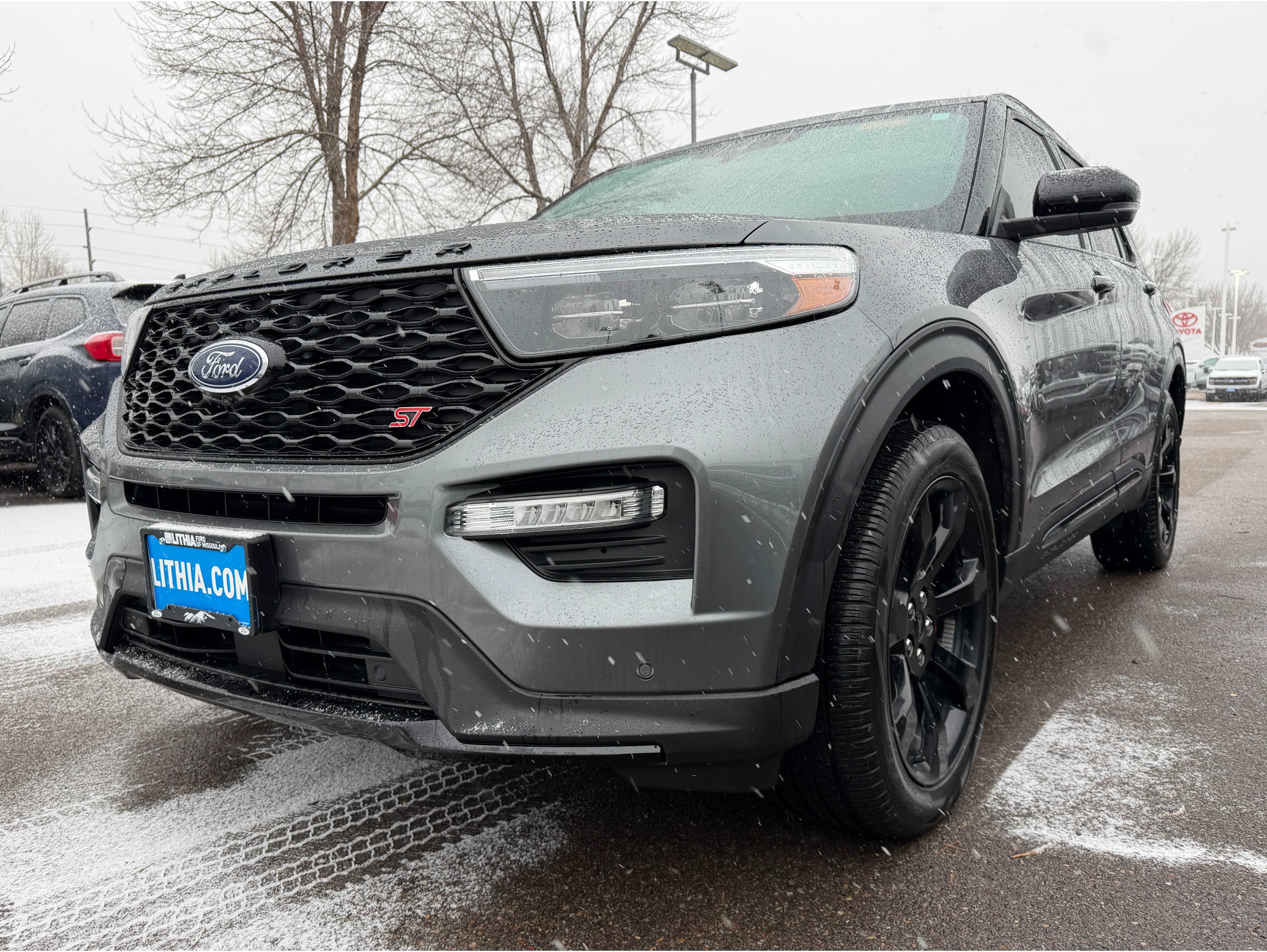 2023 Ford Explorer ST's photo