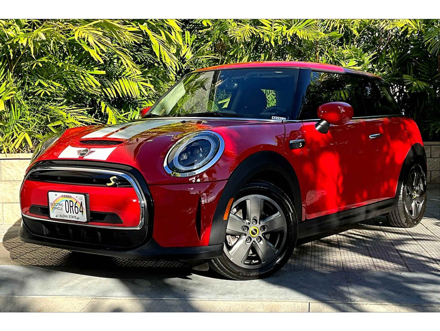 2024 MINI Hardtop 2 Door SE's photo
