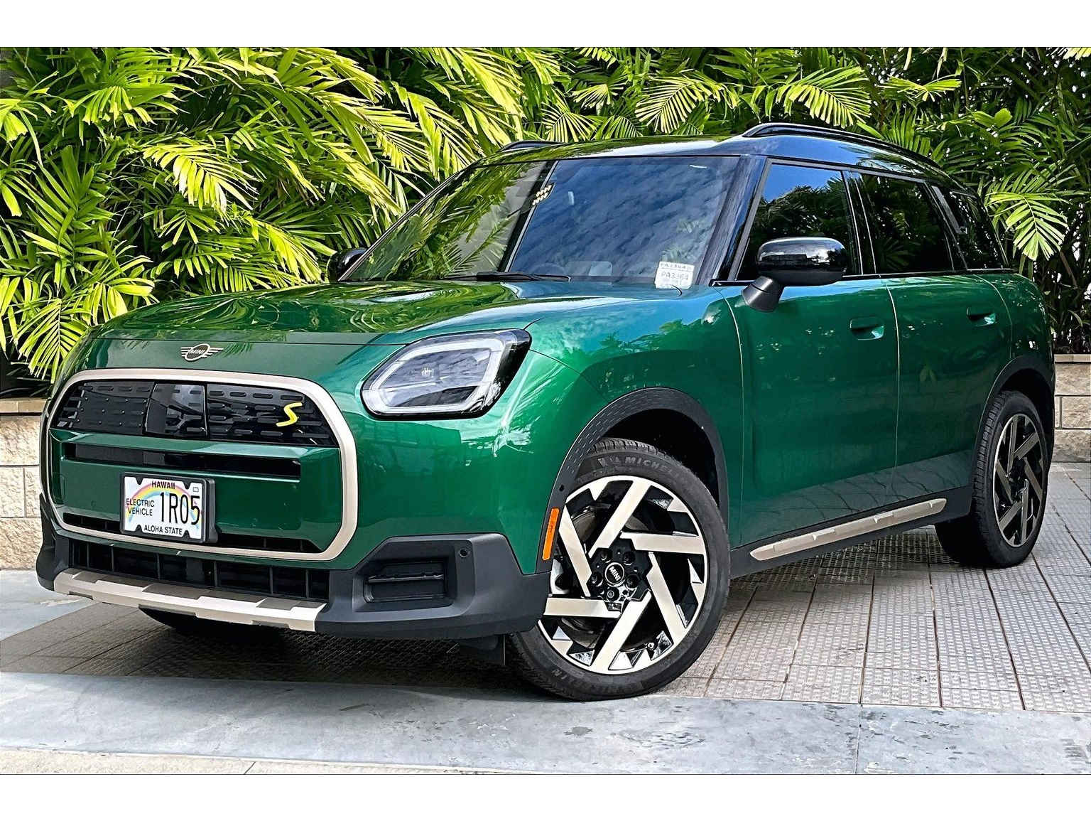 2025 MINI Countryman SE's photo