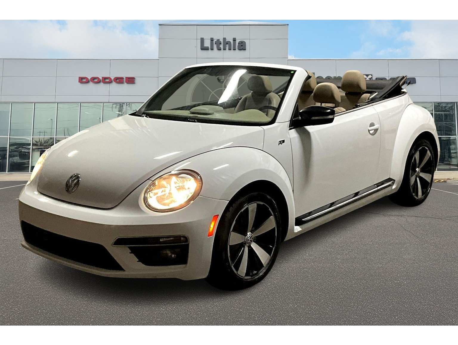 2015 Volkswagen Beetle R-Line's photo