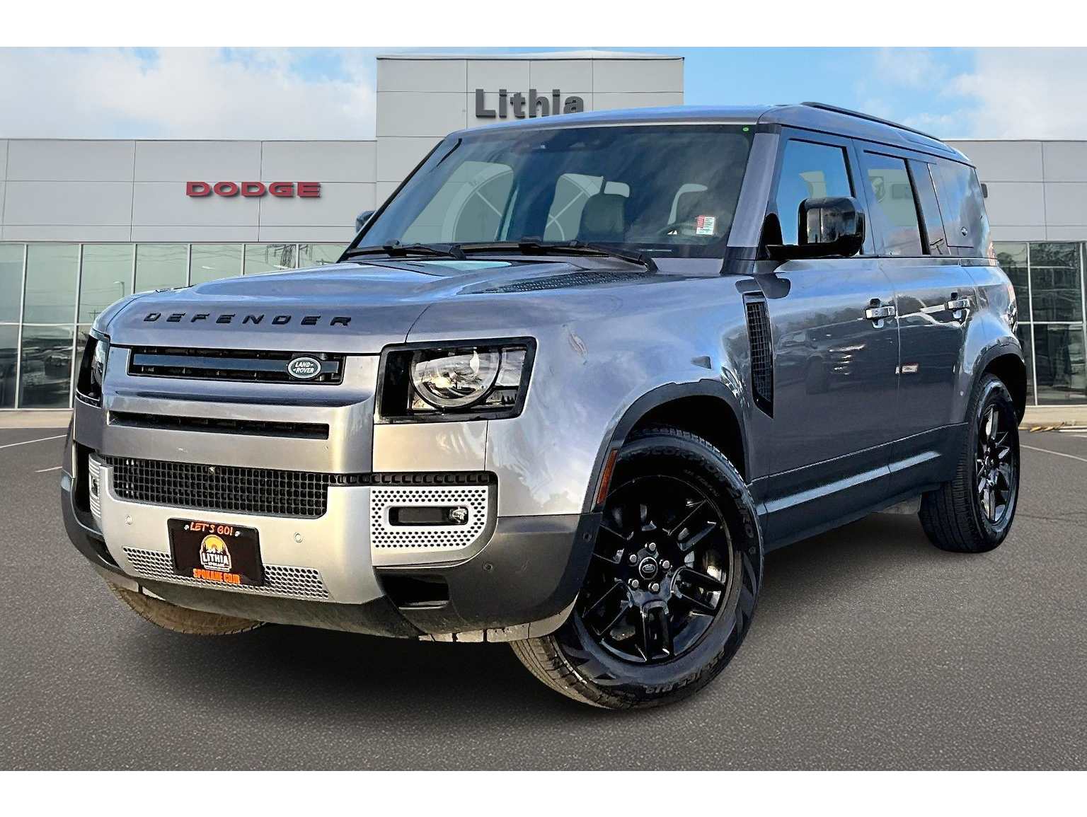 2024 Land Rover Defender S's photo