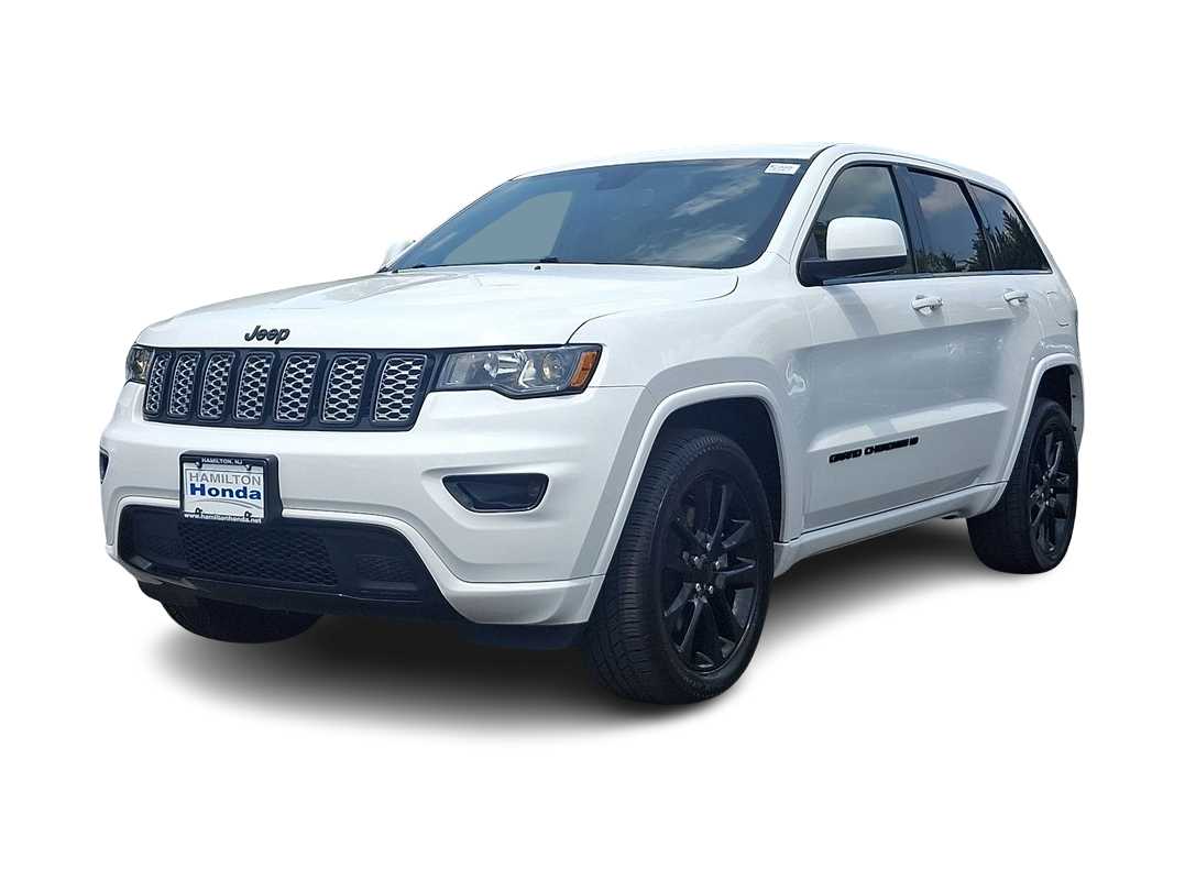 2022 Jeep Grand Cherokee Laredo Hero Image