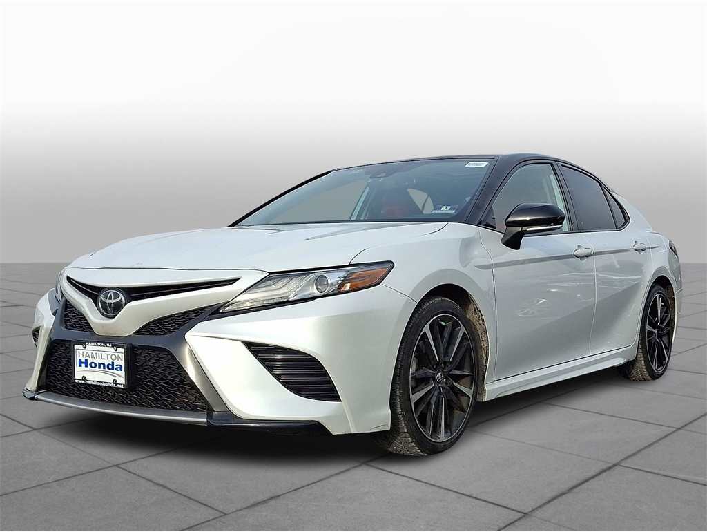 2019 Toyota Camry XSE's photo