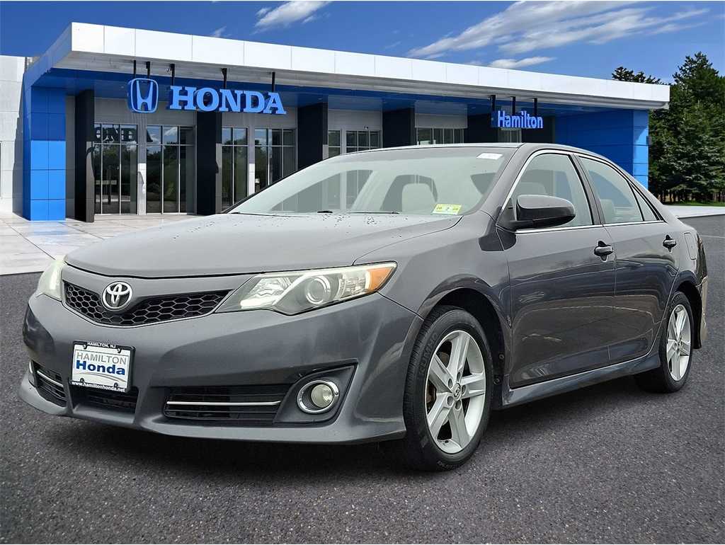 2013 Toyota Camry SE