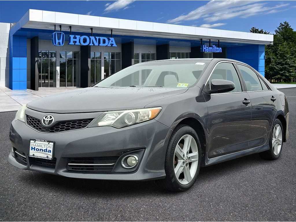 2013 Toyota Camry SE