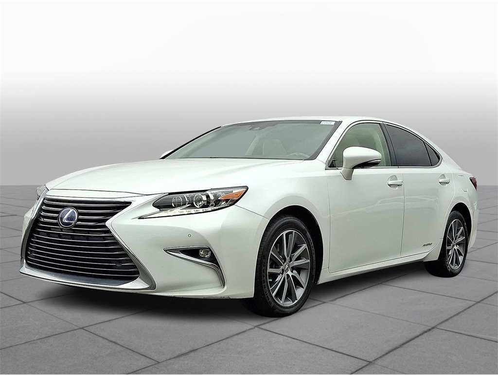 2018 Lexus ES 300h's photo