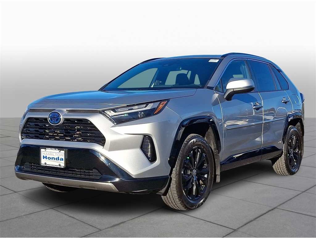 2022 Toyota RAV4 SE's photo