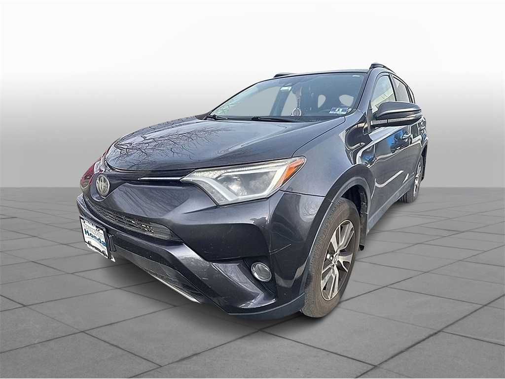 2017 Toyota RAV4 XLE's photo
