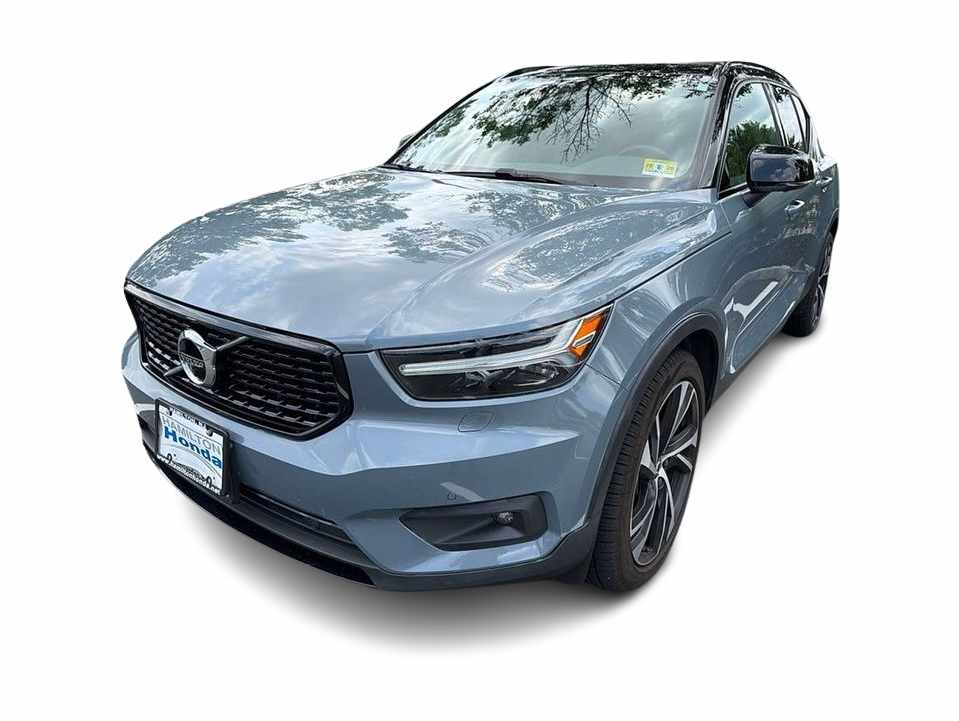 Thumbnail: 2021 Volvo XC40 - 1