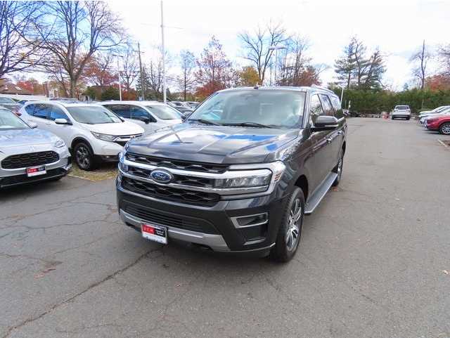 2023 Ford Expedition Limited's photo