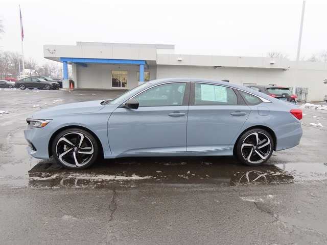 2022 Honda Accord Sport's photo