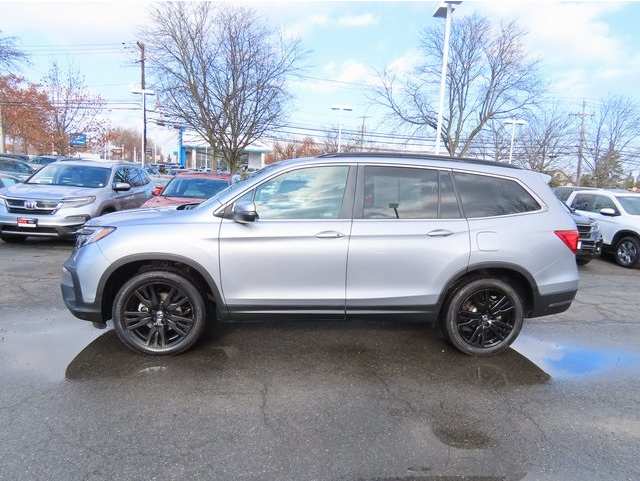 2022 Honda Pilot SE's photo