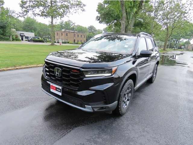 2025 Honda Pilot TrailSport's photo