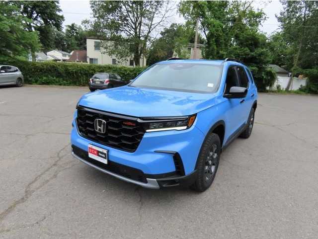 2025 Honda Pilot TrailSport's photo