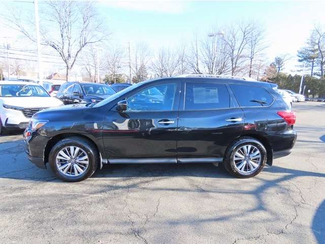 2019 Nissan Pathfinder SV