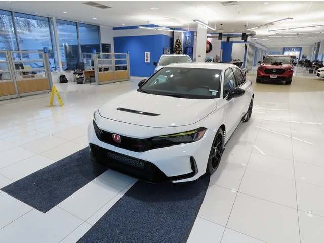 2024 Honda Civic Hatchback Type-R's photo