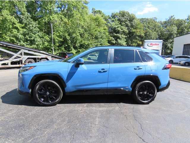 2022 Toyota RAV4 SE