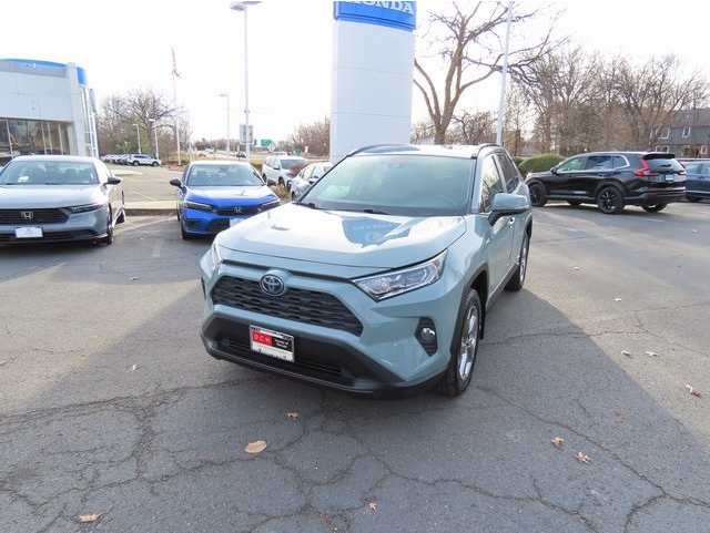 2021 Toyota RAV4 XLE Premium's photo