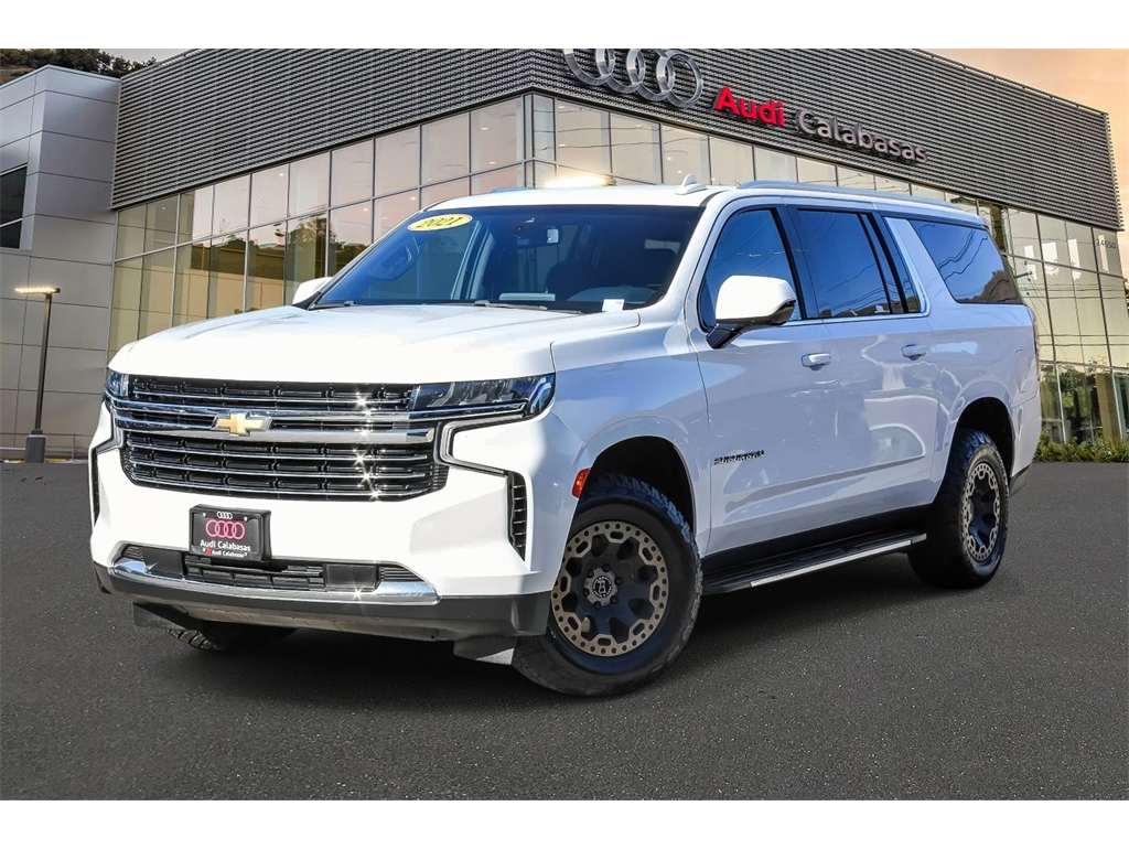 2021 Chevrolet Suburban LT's photo