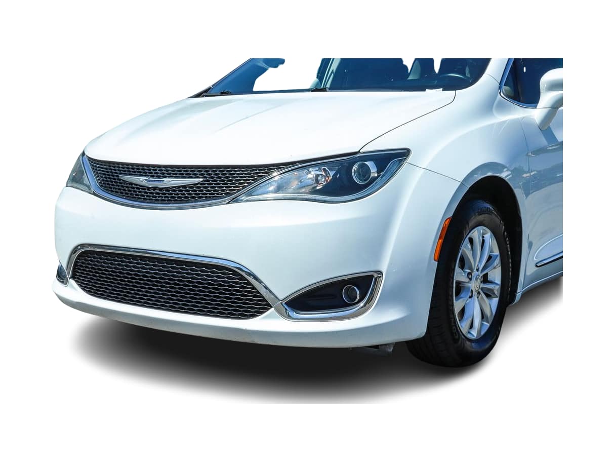 2018 Chrysler Pacifica Touring L -
                  Calabasas, CA