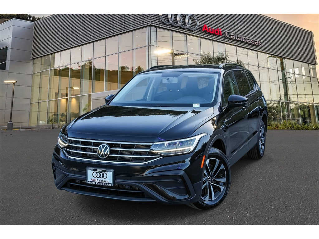 2022 Volkswagen Tiguan S's photo