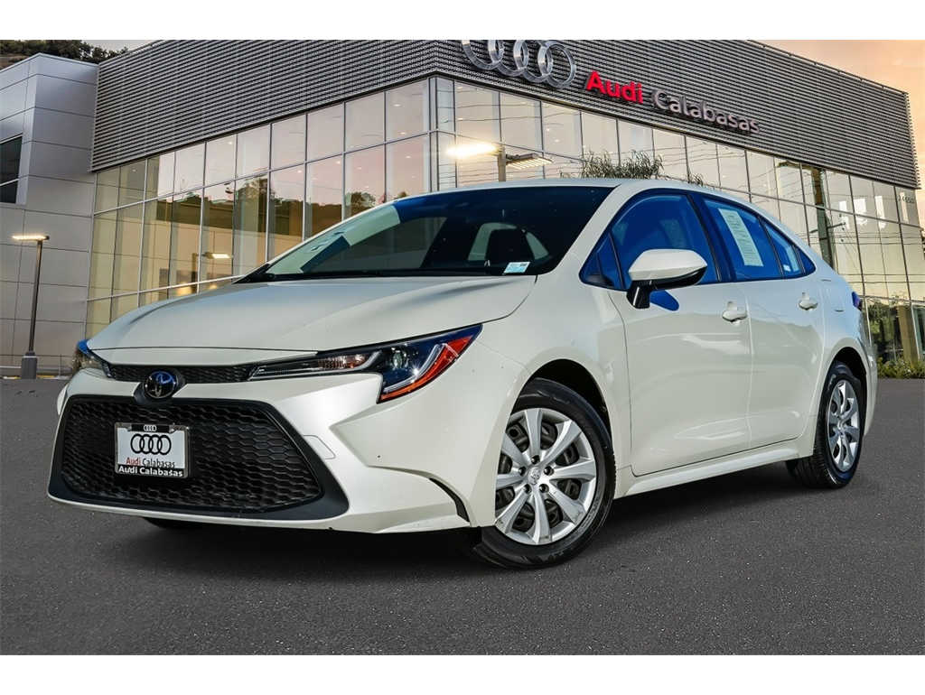 2021 Toyota Corolla LE's photo