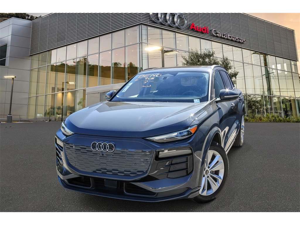 2025 Audi Q6 e-tron Premium