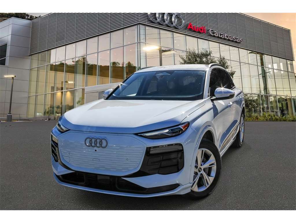 2025 Audi Q6 e-tron Premium